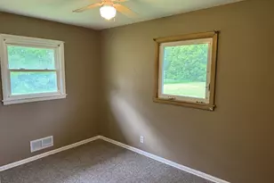 435 W Ottawa St, Le Center, MN 56057 - Photo 12