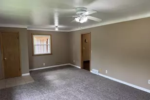 435 W Ottawa St, Le Center, MN 56057 - Photo 4