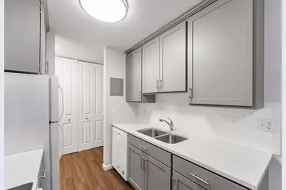 2800 Hamline Avenue N #216, Roseville, MN 55113 - Photo 8