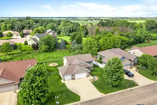 2575 Stony Creek Dr, Owatonna, MN 55060 - Photo 2