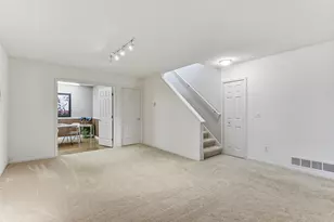 562 Deer Ridge Ln S, Maplewood, MN 55119 - Photo 32