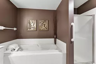 562 Deer Ridge Ln S, Maplewood, MN 55119 - Photo 24