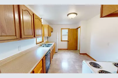 1004 6th Street SW, Willmar, MN 56201 - Photo 4