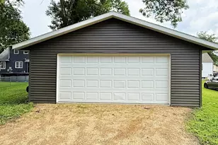 1004 6th St SW, Willmar, MN 56201 - Photo 2
