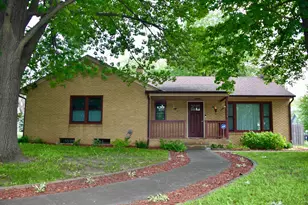 335 2nd Ave SW, Milaca, MN 56353 - Photo 1