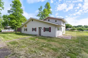 15 Vermillion St, Carlton, MN 55718 - Photo 2