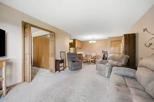 14000 44th Pl N, Plymouth, MN 55446 - Photo 2