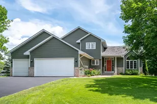 13522 Oakwood Dr, Rogers, MN 55374 - Photo 2