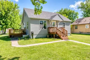 207 NE 7th St, Grand Rapids, MN 55744 - Photo 2