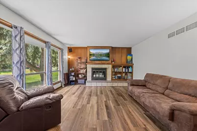 437 W Elm Street, Ellsworth, WI 54011 - Photo 8