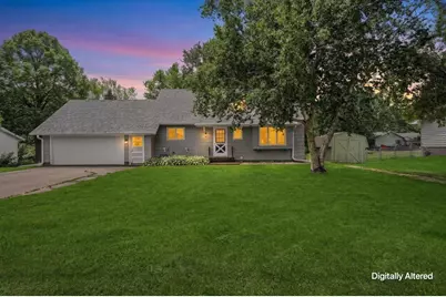 437 W Elm Street, Ellsworth, WI 54011 - Photo 2