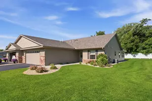 1703 8th Ave N, Princeton, MN 55371 - Photo 1