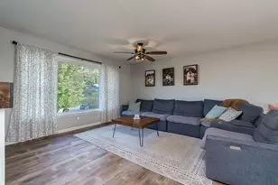 212 Regency Rd, Le Sueur, MN 56058 - Photo 6