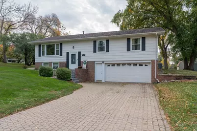 212 Regency Road, Le Sueur, MN 56058 - Photo 2