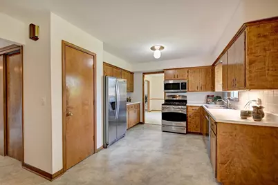 8930 23rd Avenue N, Golden Valley, MN 55427 - Photo 8