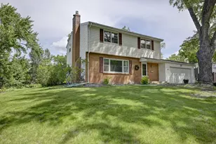 8930 23rd Ave N, Golden Valley, MN 55427 - Photo 2