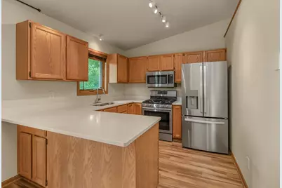 4693 Heather Ridge Road N, Oakdale, MN 55128 - Photo 10