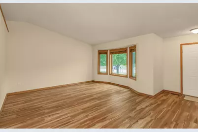 4693 Heather Ridge Road N, Oakdale, MN 55128 - Photo 6