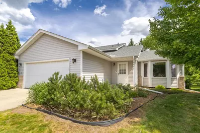 4693 Heather Ridge Road N, Oakdale, MN 55128 - Photo 2