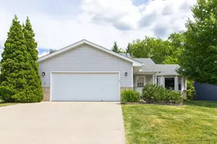 4693 Heather Ridge Rd N, Oakdale, MN 55128 - Photo 1