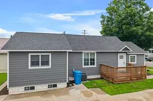 875 E King St, Winona, MN 55987 - Photo 22