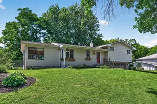 5302 Holiday Rd, Minnetonka, MN 55345 - Photo 2