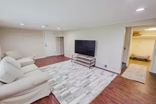 5302 Holiday Rd, Minnetonka, MN 55345 - Photo 16