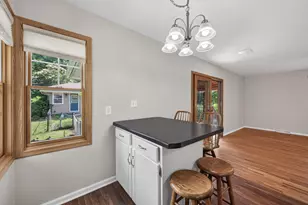 5302 Holiday Rd, Minnetonka, MN 55345 - Photo 8