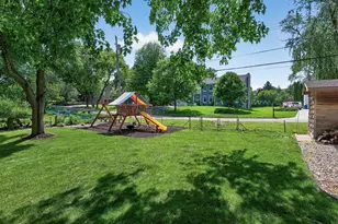 5302 Holiday Rd, Minnetonka, MN 55345 - Photo 18