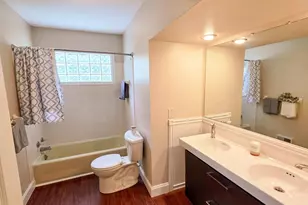 5302 Holiday Rd, Minnetonka, MN 55345 - Photo 12