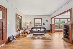 2427 Ilion Ave N, Minneapolis, MN 55411 - Photo 10