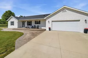 1090 Cedar Ridge Ln SW, Oronoco, MN 55960 - Photo 2