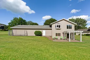 1651 Buckingham Path, Faribault, MN 55021 - Photo 26