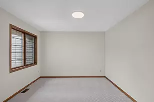 1915 Furness St, Maplewood, MN 55109 - Photo 14