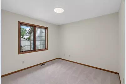 1915 Furness Street, Maplewood, MN 55109 - Photo 12