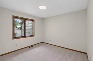 1915 Furness St, Maplewood, MN 55109 - Photo 12