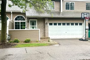 102 Primrose Ct, Vadnais Heights, MN 55127 - Photo 1