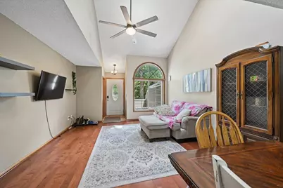 102 Primrose Court, Vadnais Heights, MN 55127 - Photo 6