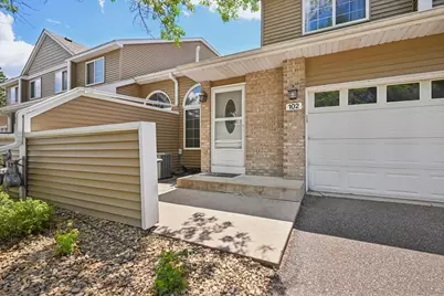 102 Primrose Court, Vadnais Heights, MN 55127 - Photo 2