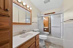 2559 Clarence St, Maplewood, MN 55109 - Photo 14