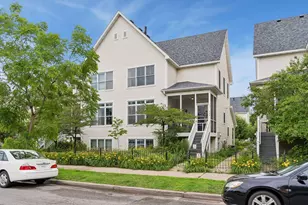 724 E 25th St, Minneapolis, MN 55404 - Photo 1