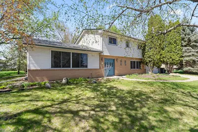 9908 Oxborough Road, Bloomington, MN 55437 - Photo 2