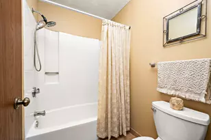 10451 Greenbrier Rd, Minnetonka, MN 55305 - Photo 16