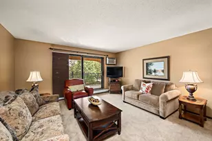 10451 Greenbrier Rd, Minnetonka, MN 55305 - Photo 10