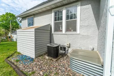 607 W Summit Avenue, Fergus Falls, MN 56537 - Photo 6