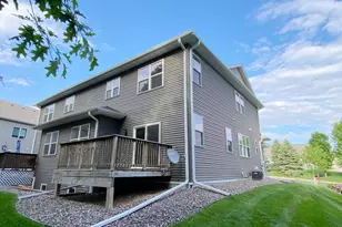 6060 Boulder Ridge Dr, Rockford, MN 55373 - Photo 2