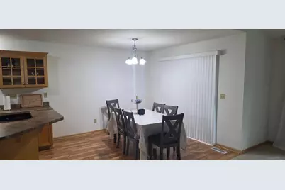 1875 Garden Way, Saint Paul, MN 55119 - Photo 4