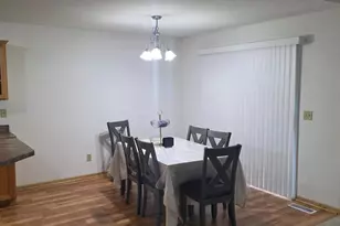 1875 Garden Way, Saint Paul, MN 55119 - Photo 4