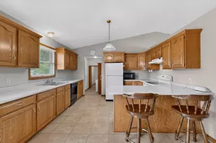 919 Sycamore St, Lake City, MN 55041 - Photo 12