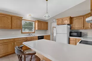 919 Sycamore St, Lake City, MN 55041 - Photo 14
